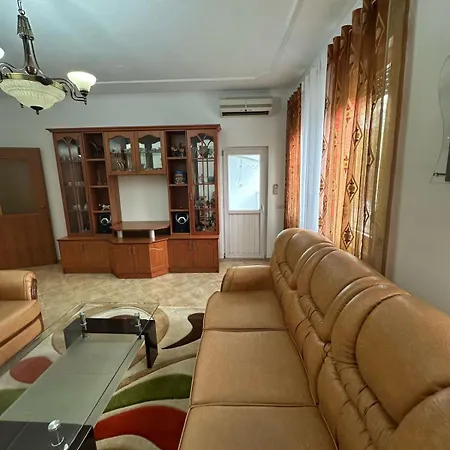 Fia - Forest View 2 Bedroom Apartment Tirana